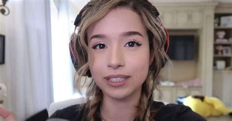 Pokimane Responds to Those Demanding She Be Banned From。